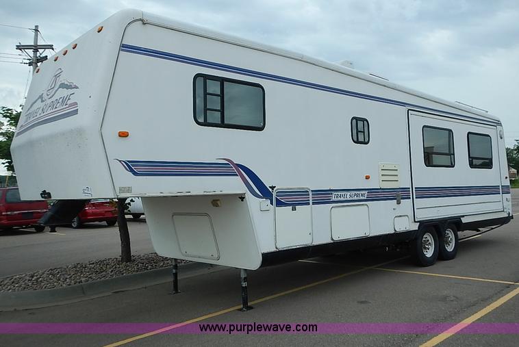 image for item I3595 1996 Travel Supreme 33RLSS camper