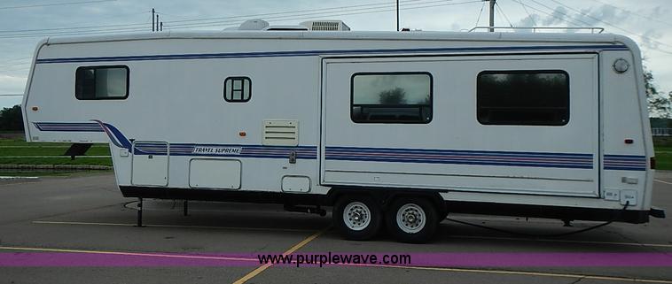 image for item I3595 1996 Travel Supreme 33RLSS camper