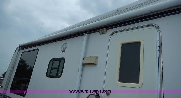 image for item I3595 1996 Travel Supreme 33RLSS camper