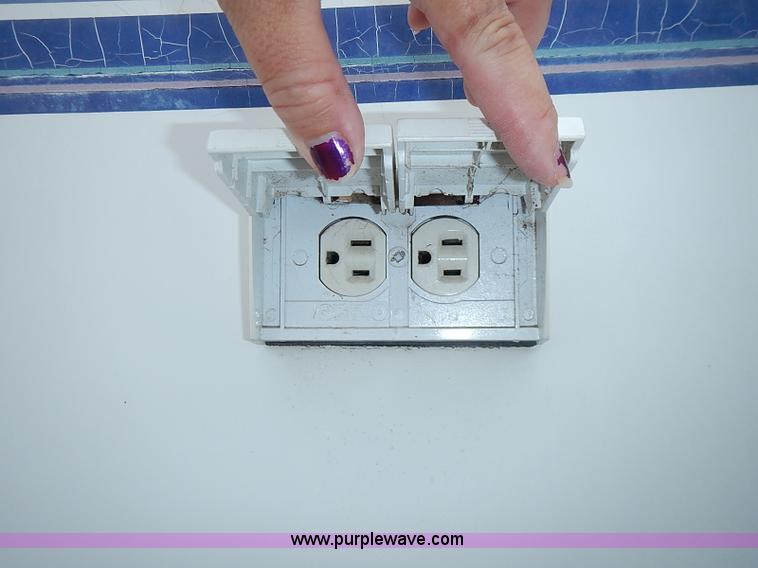 image for item I3595 1996 Travel Supreme 33RLSS camper