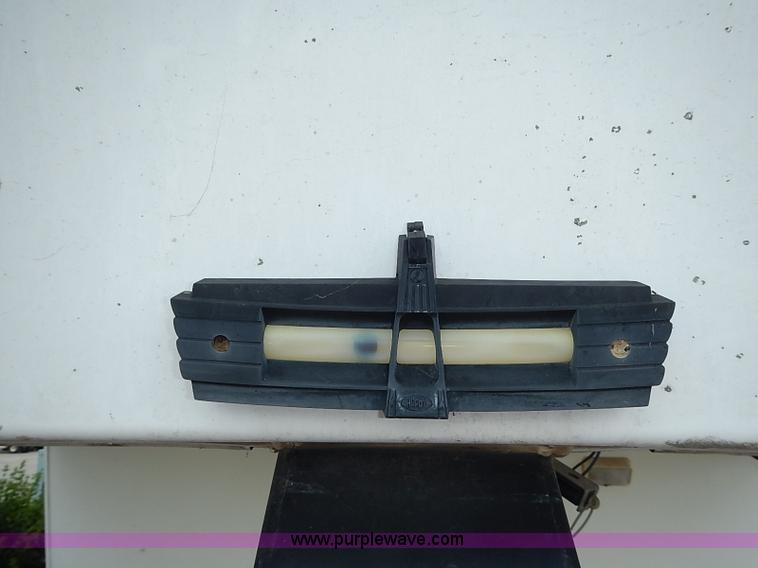 image for item I3595 1996 Travel Supreme 33RLSS camper