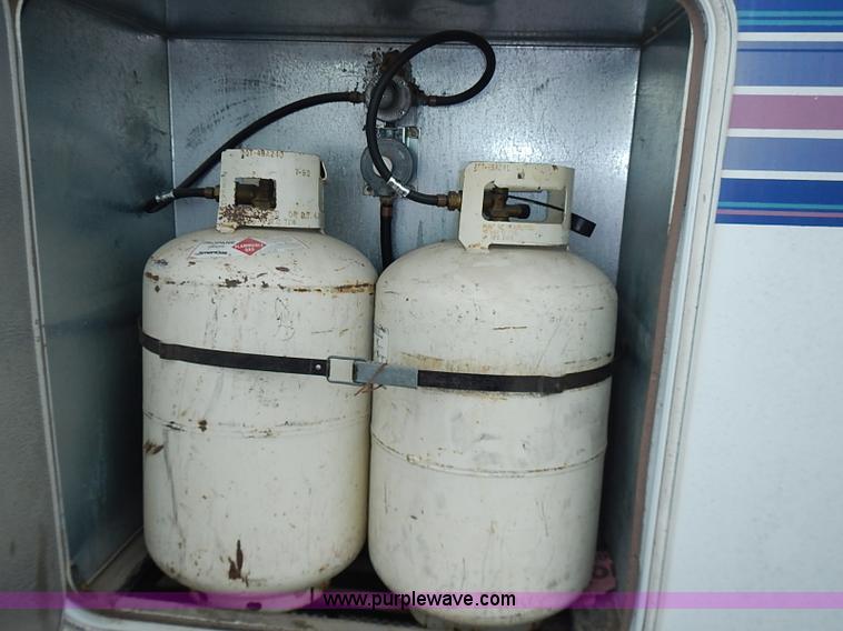 image for item I3595 1996 Travel Supreme 33RLSS camper