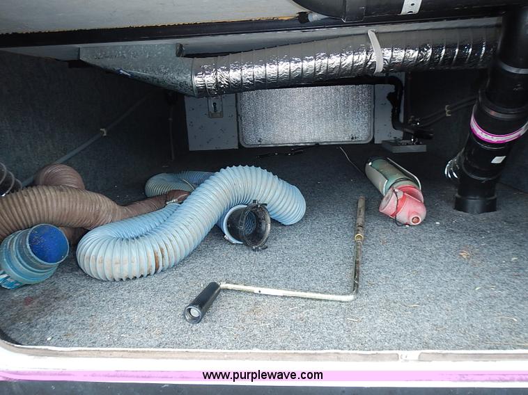 image for item I3595 1996 Travel Supreme 33RLSS camper