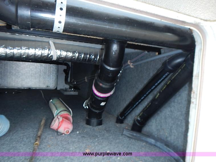 image for item I3595 1996 Travel Supreme 33RLSS camper