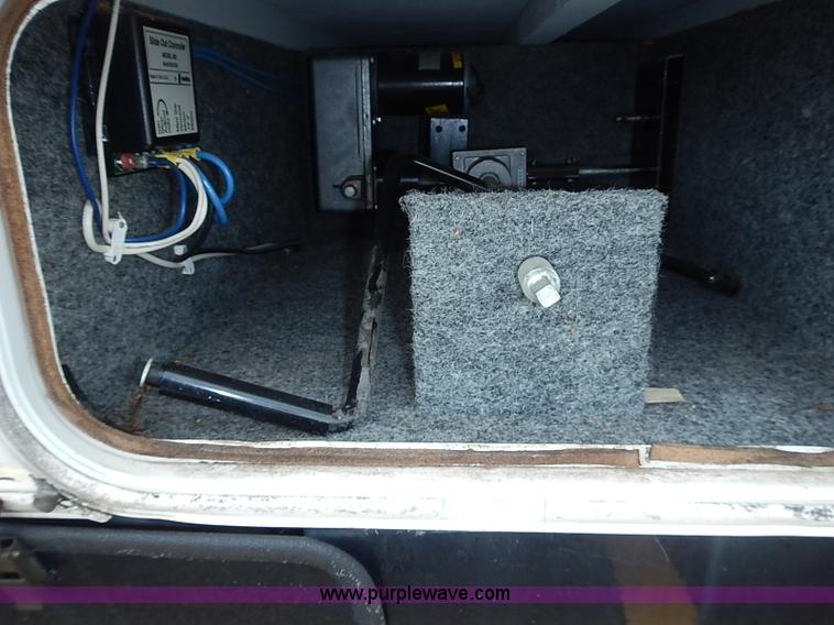 image for item I3595 1996 Travel Supreme 33RLSS camper