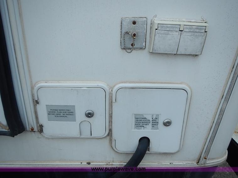 image for item I3595 1996 Travel Supreme 33RLSS camper