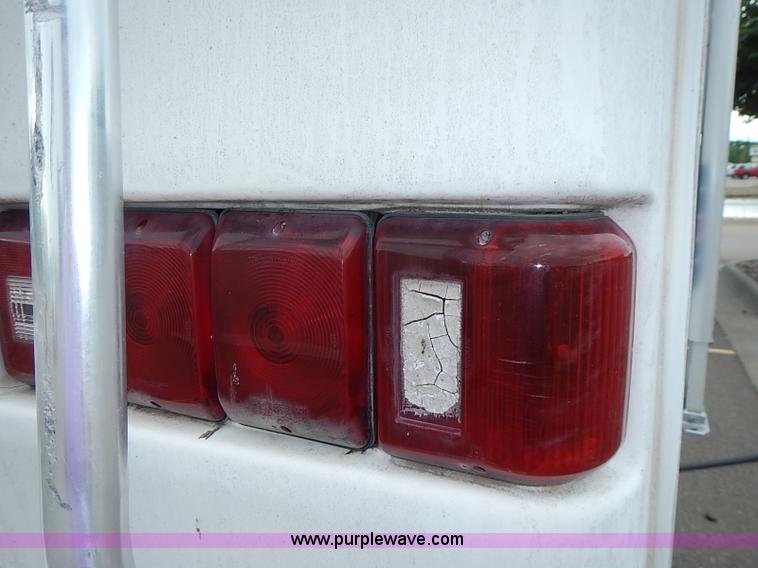 image for item I3595 1996 Travel Supreme 33RLSS camper