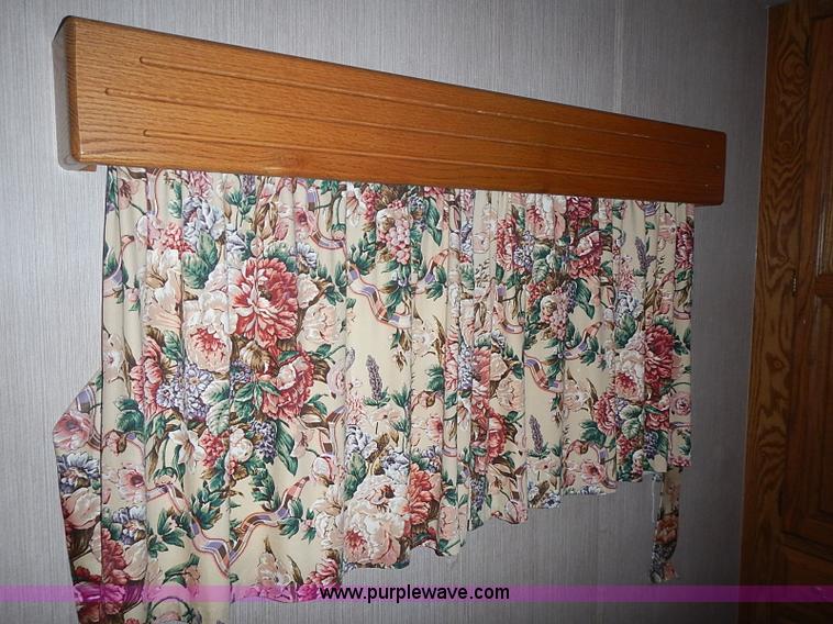 image for item I3595 1996 Travel Supreme 33RLSS camper