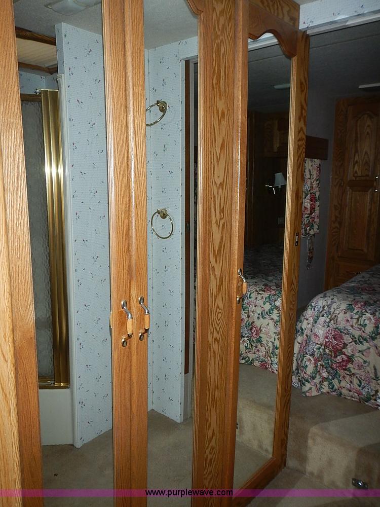 image for item I3595 1996 Travel Supreme 33RLSS camper