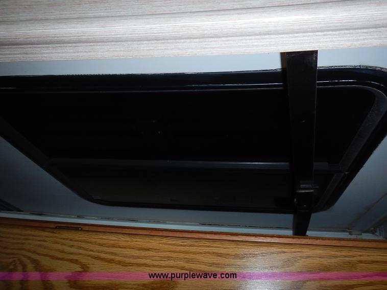 image for item I3595 1996 Travel Supreme 33RLSS camper