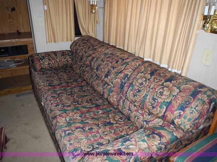 image for item I3595 1996 Travel Supreme 33RLSS camper