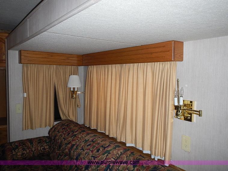 image for item I3595 1996 Travel Supreme 33RLSS camper