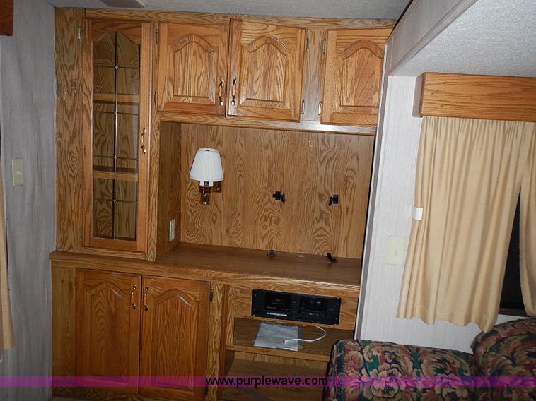 image for item I3595 1996 Travel Supreme 33RLSS camper