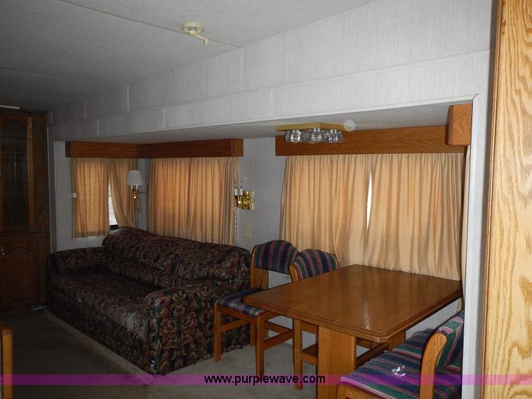 image for item I3595 1996 Travel Supreme 33RLSS camper