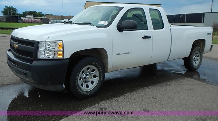 image for item I3606 2011 Chevrolet Silverado 1500 Ext. Cab pickup truck