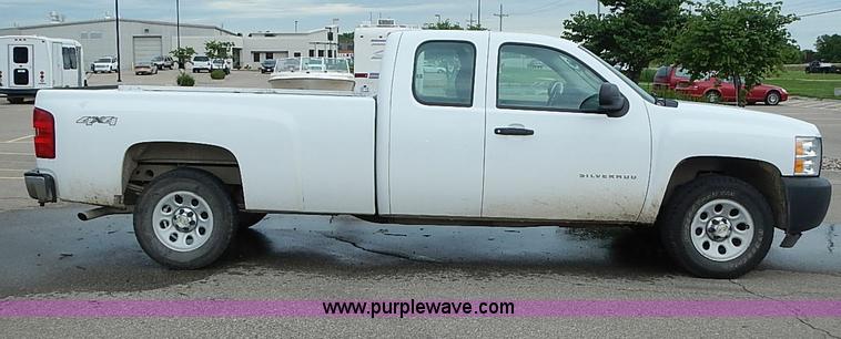 image for item I3606 2011 Chevrolet Silverado 1500 Ext. Cab pickup truck