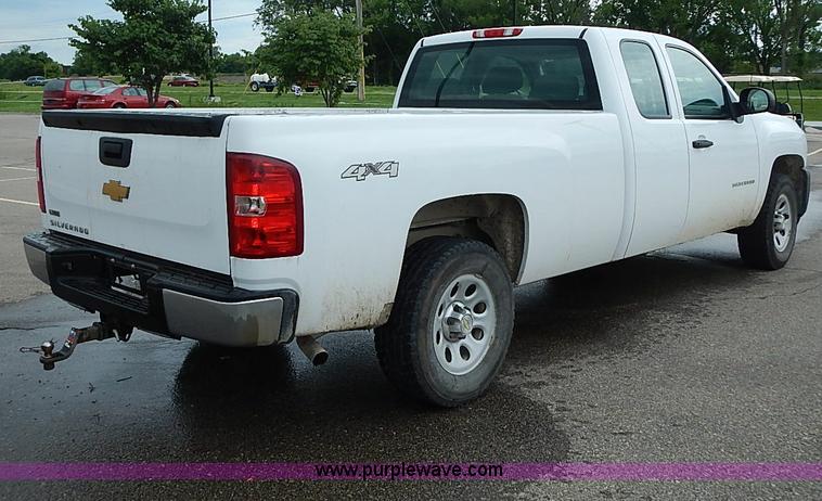 image for item I3606 2011 Chevrolet Silverado 1500 Ext. Cab pickup truck
