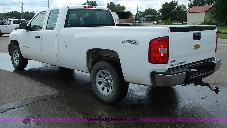 image for item I3606 2011 Chevrolet Silverado 1500 Ext. Cab pickup truck
