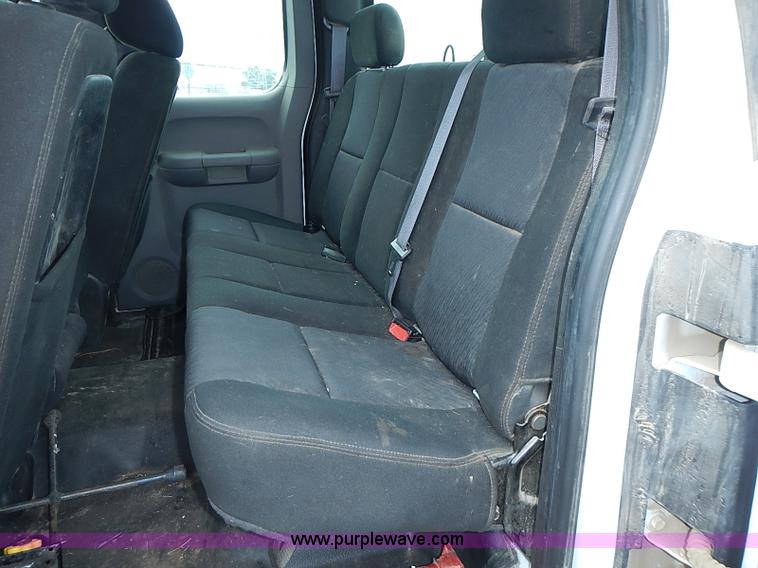 image for item I3606 2011 Chevrolet Silverado 1500 Ext. Cab pickup truck