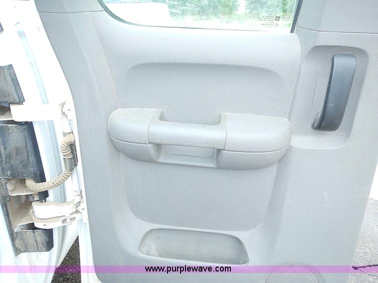 image for item I3606 2011 Chevrolet Silverado 1500 Ext. Cab pickup truck