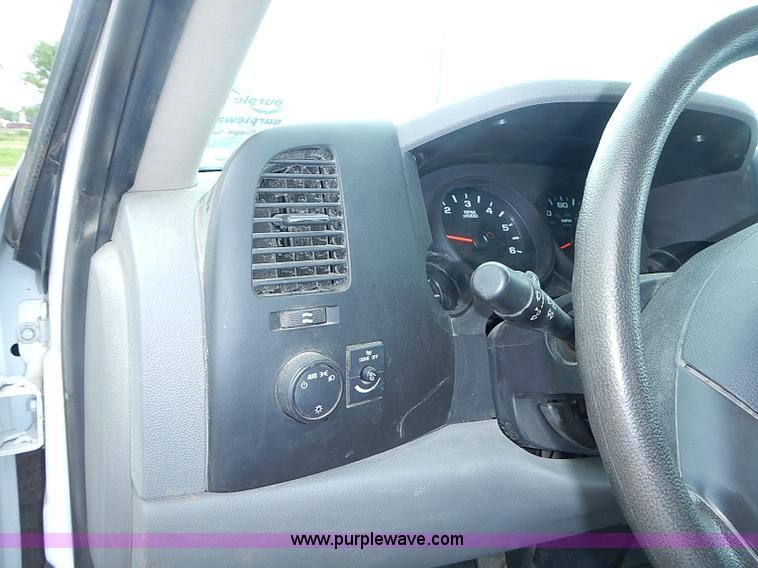 image for item I3606 2011 Chevrolet Silverado 1500 Ext. Cab pickup truck