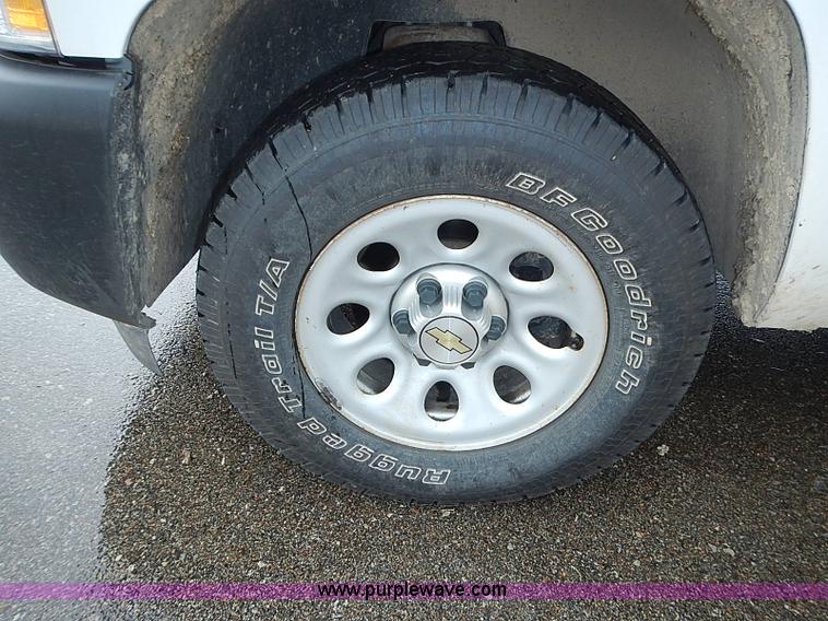 image for item I3606 2011 Chevrolet Silverado 1500 Ext. Cab pickup truck