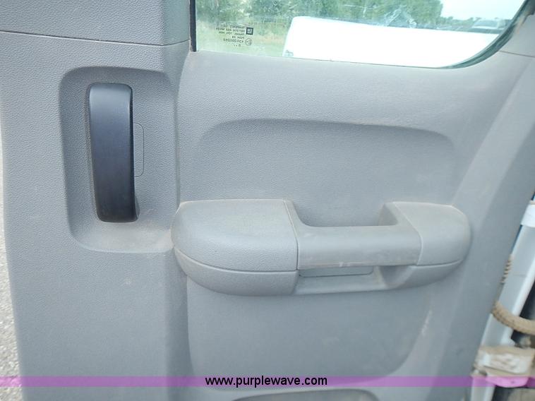 image for item I3606 2011 Chevrolet Silverado 1500 Ext. Cab pickup truck