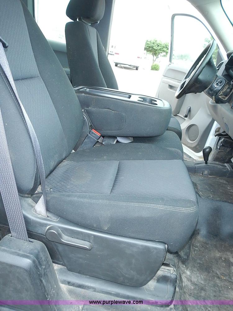 image for item I3606 2011 Chevrolet Silverado 1500 Ext. Cab pickup truck