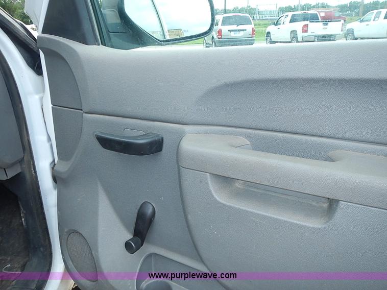 image for item I3606 2011 Chevrolet Silverado 1500 Ext. Cab pickup truck