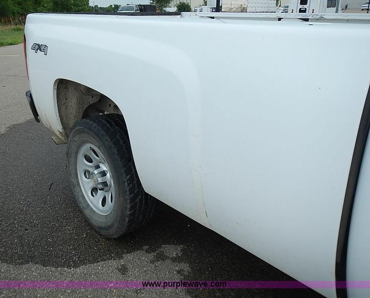 image for item I3606 2011 Chevrolet Silverado 1500 Ext. Cab pickup truck