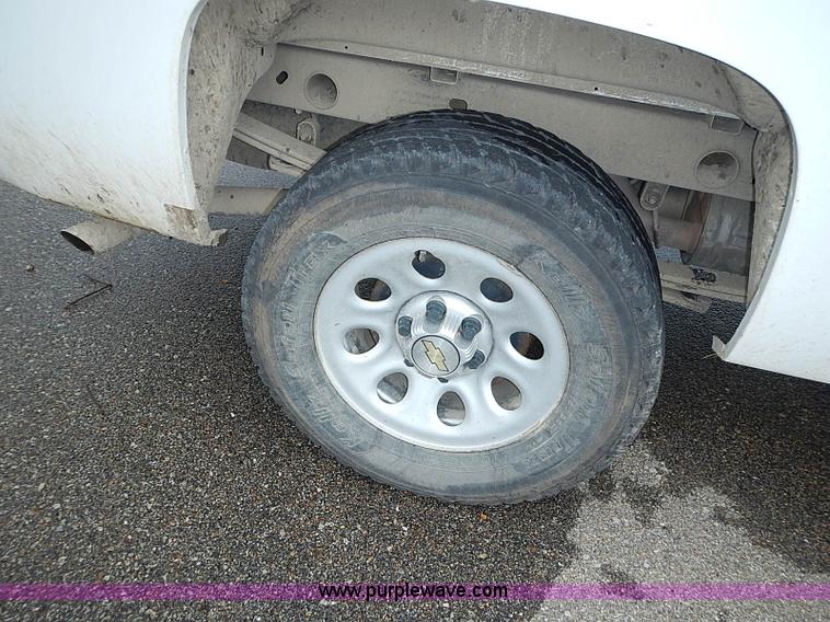 image for item I3606 2011 Chevrolet Silverado 1500 Ext. Cab pickup truck