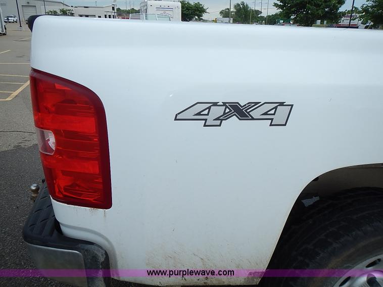 image for item I3606 2011 Chevrolet Silverado 1500 Ext. Cab pickup truck