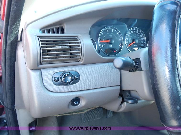 image for item I3610 2004 Chrysler Sebring