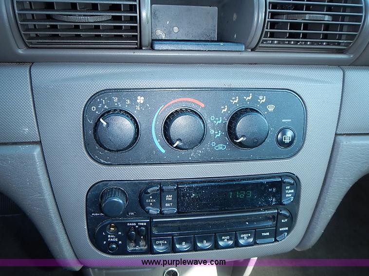 image for item I3610 2004 Chrysler Sebring