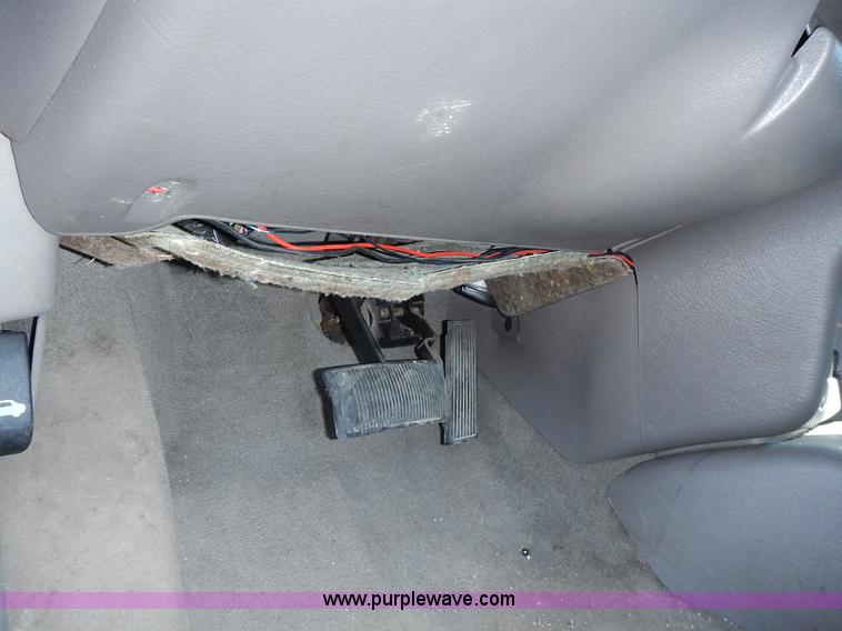 image for item I3610 2004 Chrysler Sebring