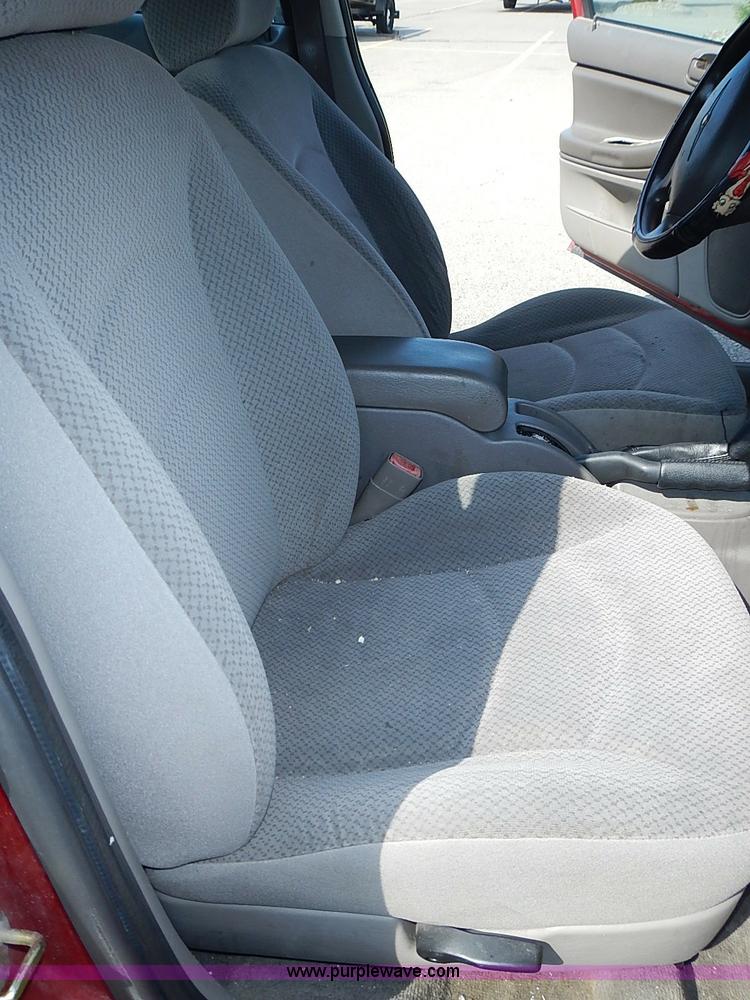 image for item I3610 2004 Chrysler Sebring