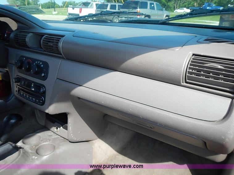 image for item I3610 2004 Chrysler Sebring