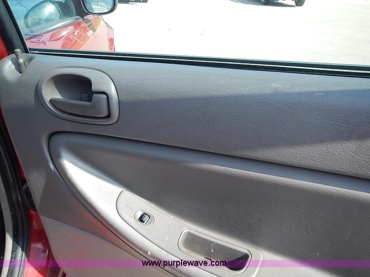 image for item I3610 2004 Chrysler Sebring