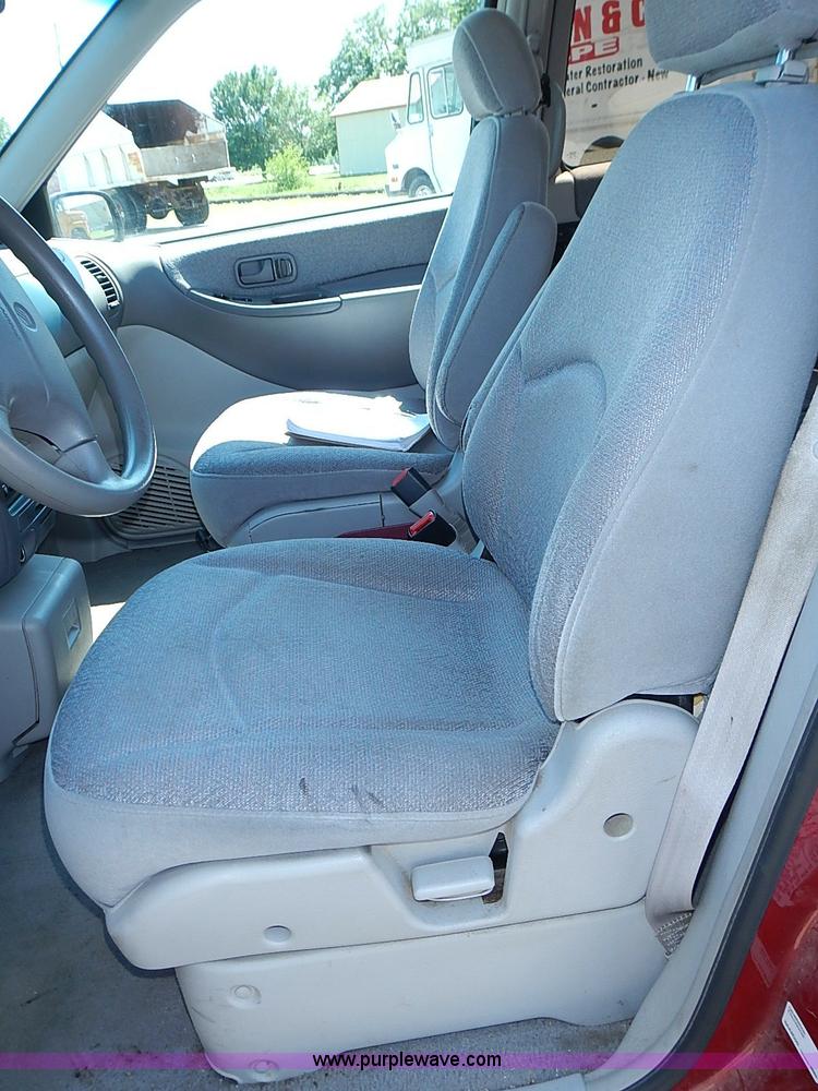 image for item I3611 1996 Mercury Villager GS van