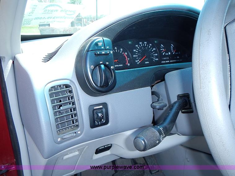 image for item I3611 1996 Mercury Villager GS van