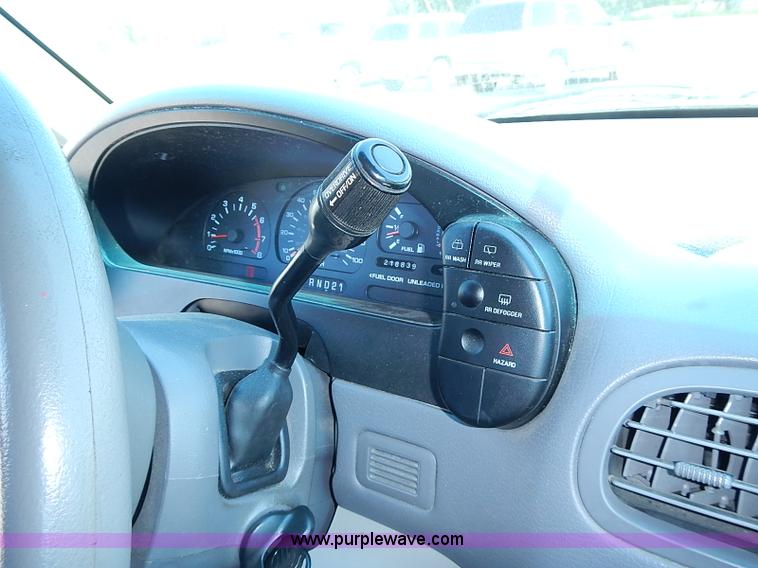 image for item I3611 1996 Mercury Villager GS van