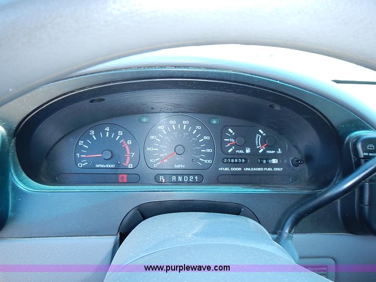 image for item I3611 1996 Mercury Villager GS van