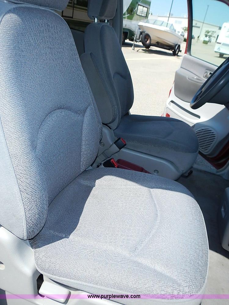 image for item I3611 1996 Mercury Villager GS van