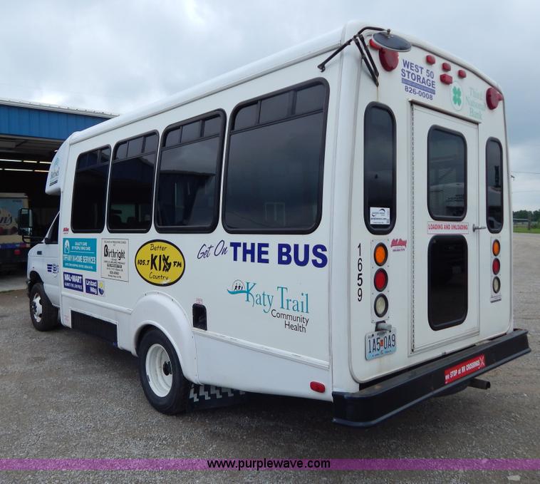 image for item I4681 2009 Ford E450 Goshen bus