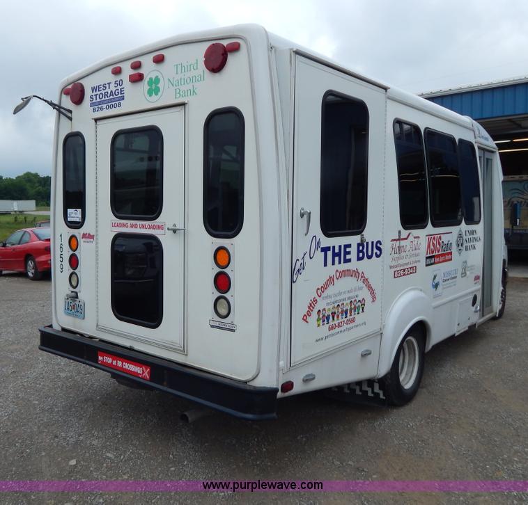 image for item I4681 2009 Ford E450 Goshen bus