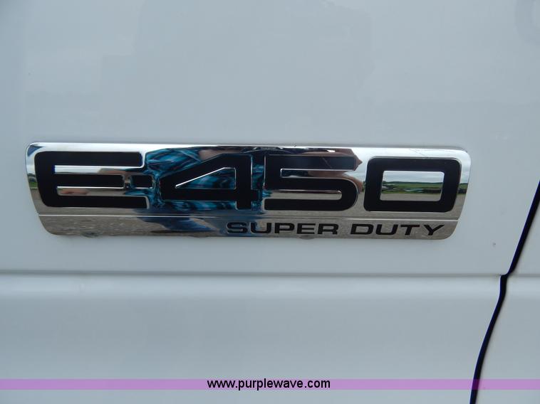 image for item I4681 2009 Ford E450 Goshen bus