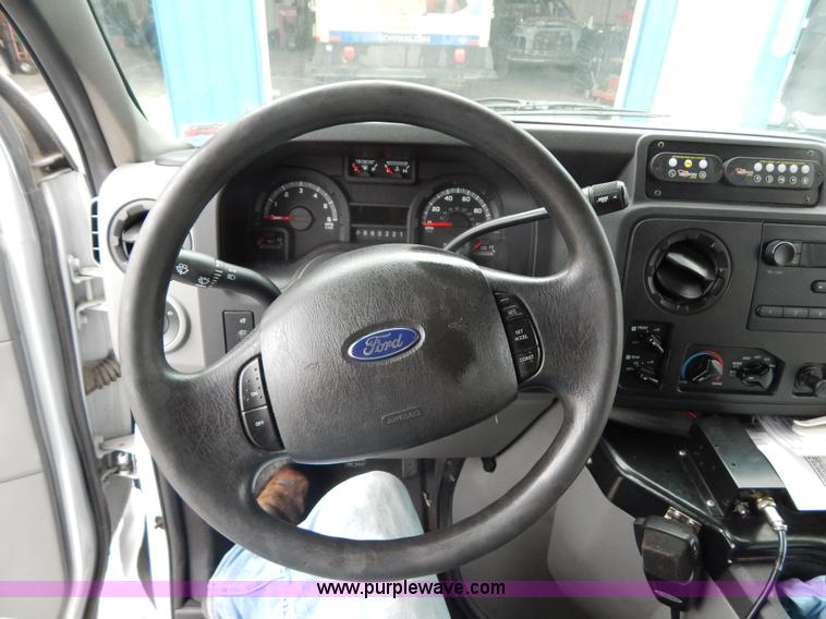 image for item I4681 2009 Ford E450 Goshen bus