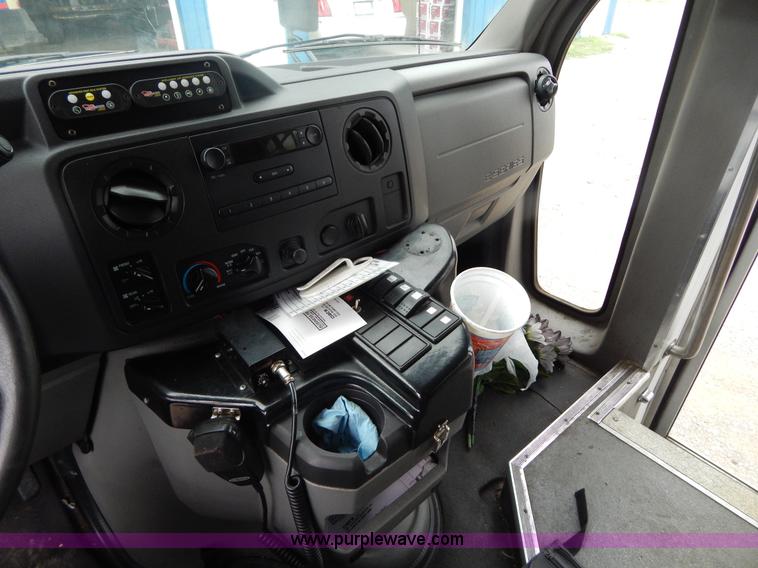 image for item I4681 2009 Ford E450 Goshen bus