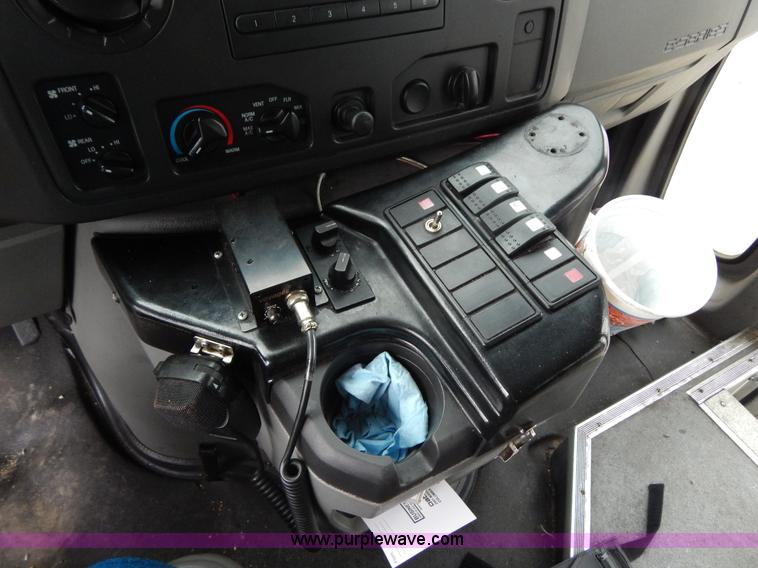 image for item I4681 2009 Ford E450 Goshen bus