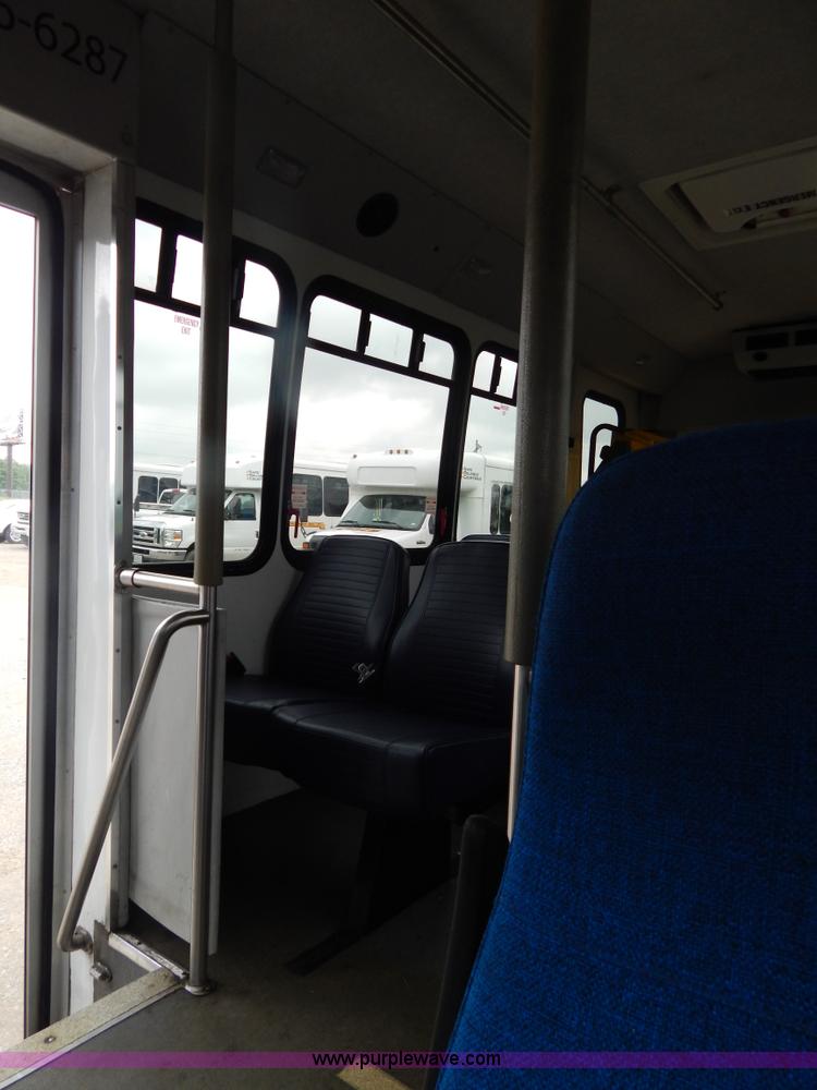 image for item I4681 2009 Ford E450 Goshen bus